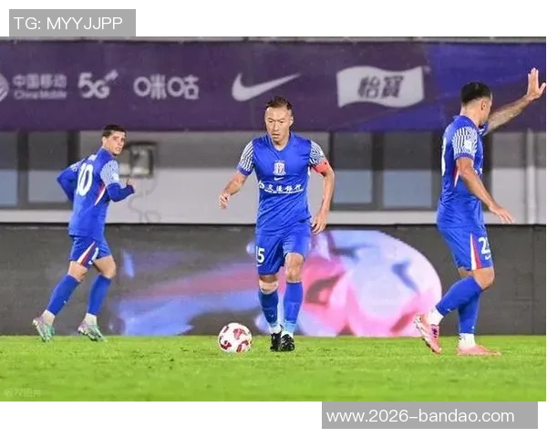 申花错失绝平良机吴曦精准挑传杨皓宇被解围蒋圣龙带球结束比赛 申花错失绝平良机吴曦精准挑传杨皓宇被解围蒋圣龙带球结束比赛