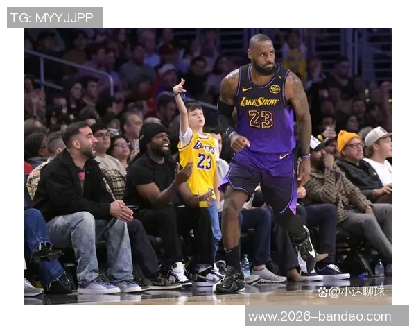 罚球差距明显开拓者首节罚球次数远超湖人两队表现形成鲜明对比 罚球差距明显开拓者首节罚球次数远超湖人两队表现形成鲜明对比