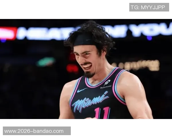 哈克斯因脚踝扭伤提前退场明日背靠背能否出战待定