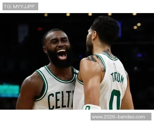 杰伦布朗赛场趣事发际线失守OG球衣遭殃引发球迷热议